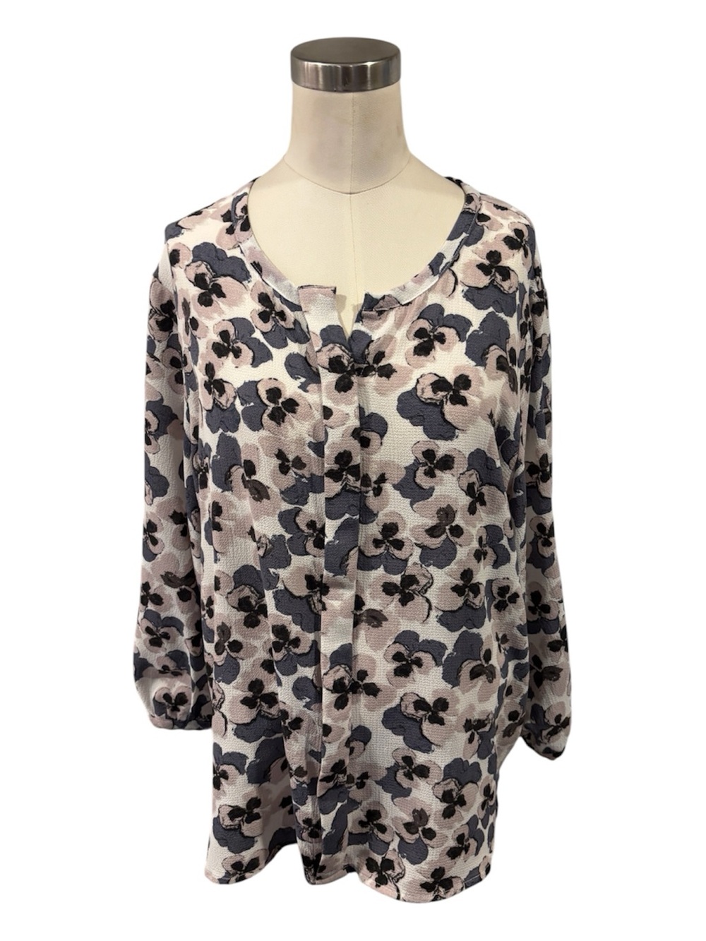 Relaxed Floral V-Neck Tunic Top in Gray and Cream
